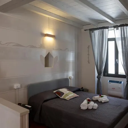 Homo Homini Lupus 公寓 *