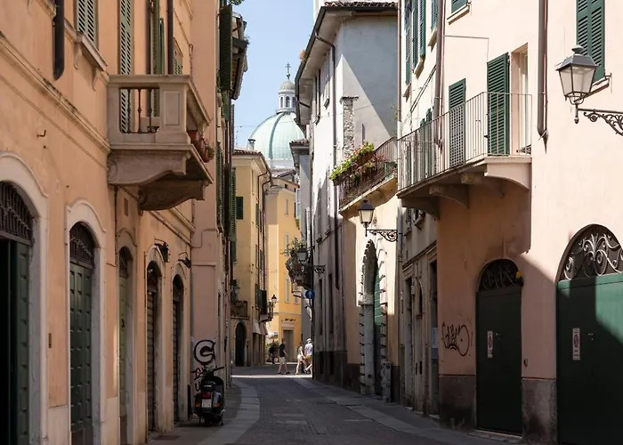 Homo Homini Lupus * Brescia