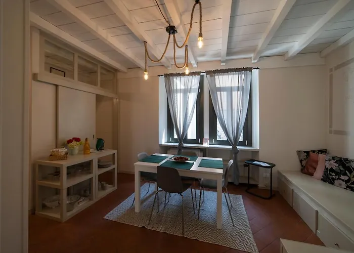 Appartement Homo Homini Lupus *