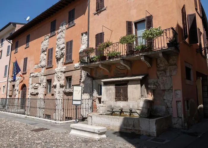 Homo Homini Lupus Appartement *